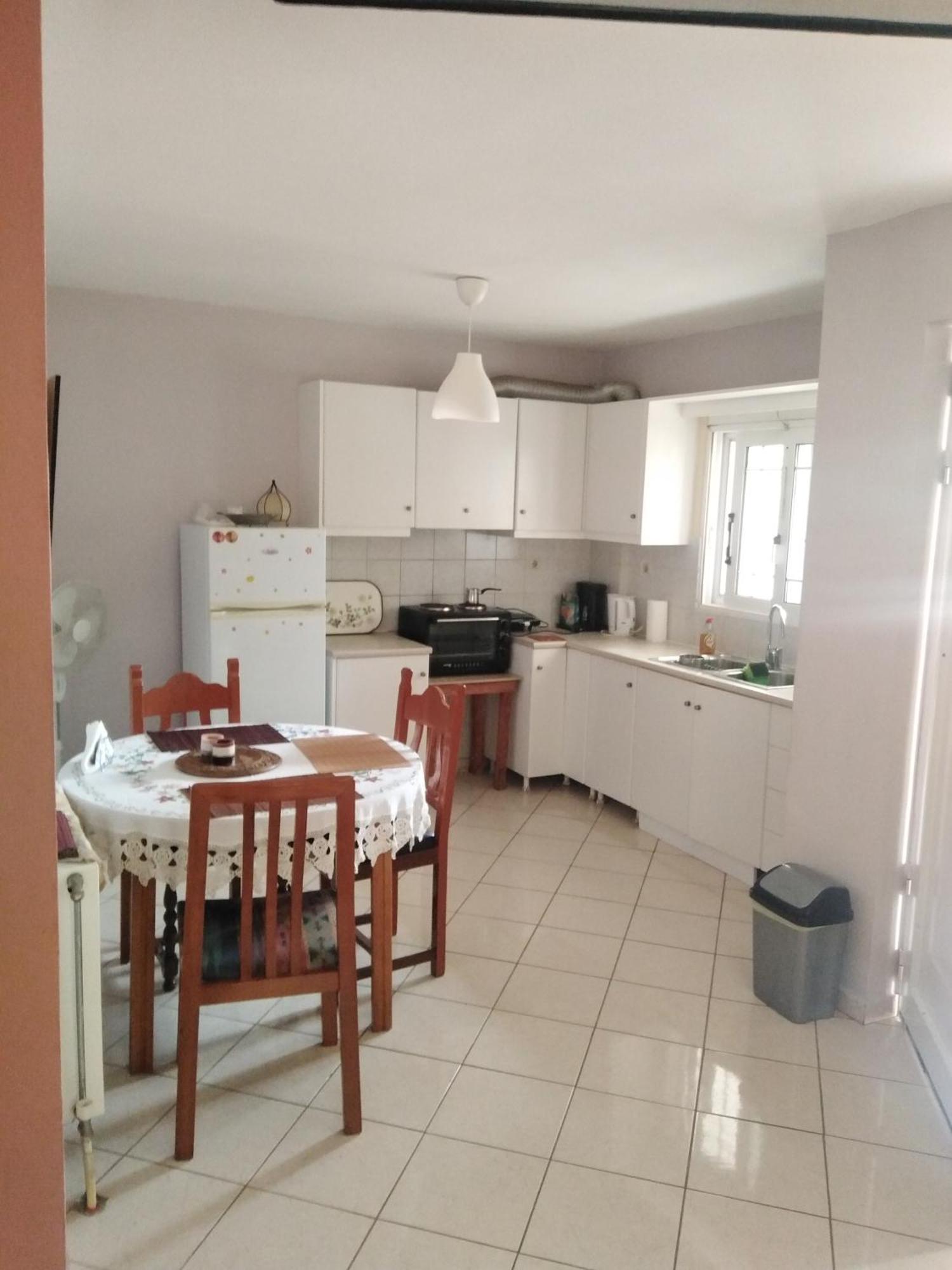 Stavros Apartments Artemida  Bagian luar foto